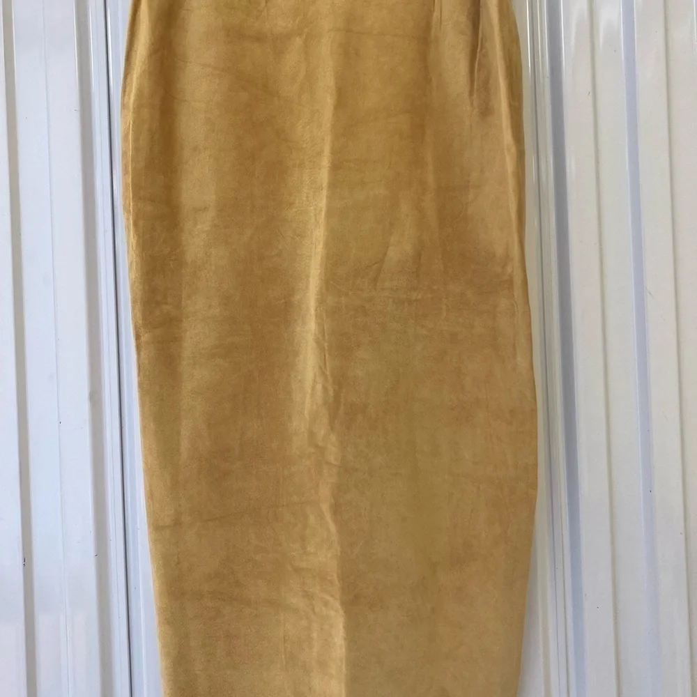 𝅺vtg  Grownbeans by Karen Groner  suede Skirt. LRG . Made in USA.